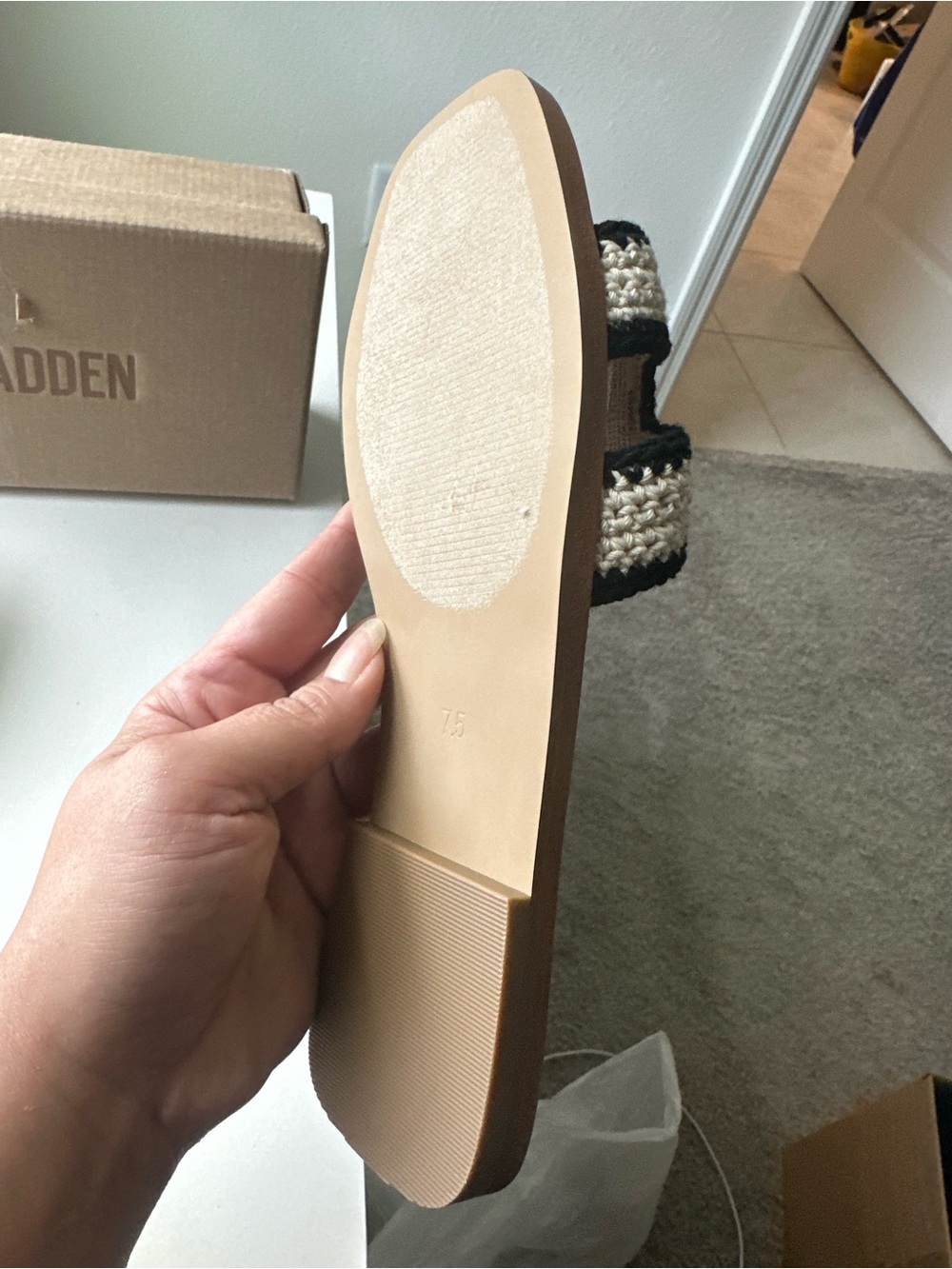 Steve Madden Cream Hayden Crochet Slide Sandals with Black Trim 7.5 - Picture 5 of 6